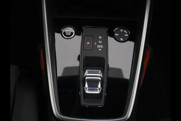 Audi A3 Limousine 30 TFSI Advanced Black Edition | 1e eigenaar | Navigatie | Parkeersensoren | Privacy Glass |