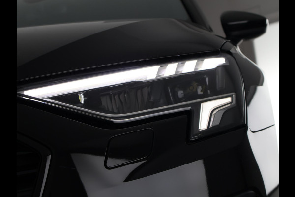 Audi A3 Limousine 30 TFSI Advanced Black Edition | 1e eigenaar | Navigatie | Parkeersensoren | Privacy Glass |