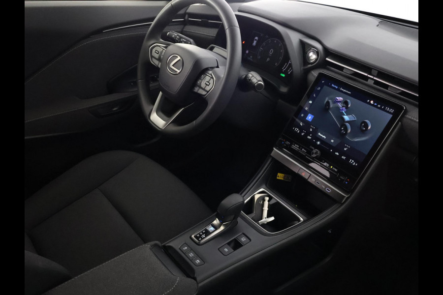 Lexus LBX 1.5 Business Line 2WD | Dodehoek detectie | Stuur- & Stoelverwarming | Navigatie | Parkeersensoren
