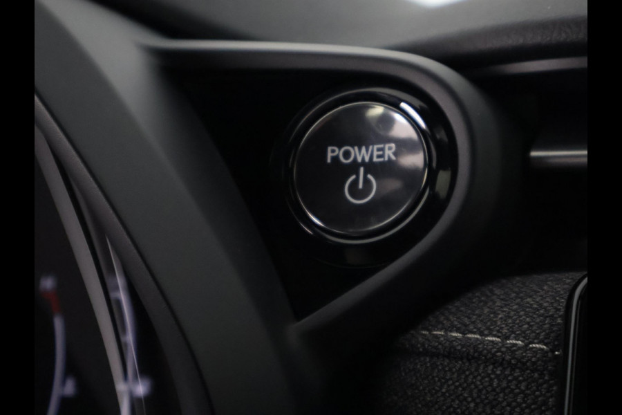 Lexus LBX 1.5 Business Line 2WD | Dodehoek detectie | Stuur- & Stoelverwarming | Navigatie | Parkeersensoren