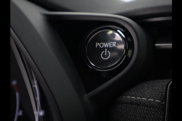 Lexus LBX 1.5 Business Line 2WD | Dodehoek detectie | Stuur- & Stoelverwarming | Navigatie | Parkeersensoren