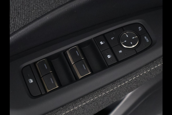 Lexus LBX 1.5 Business Line 2WD | Dodehoek detectie | Stuur- & Stoelverwarming | Navigatie | Parkeersensoren
