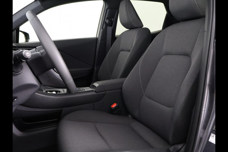 Lexus LBX 1.5 Business Line 2WD | Dodehoek detectie | Stuur- & Stoelverwarming | Navigatie | Parkeersensoren