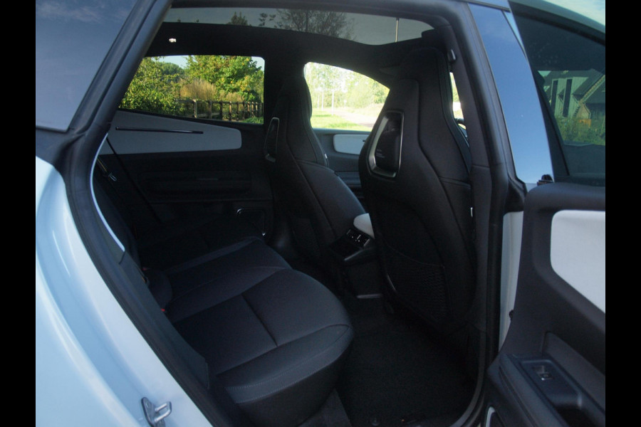 Polestar 4 Long Range Single motor 100 kWh | NL-Auto | Panoramadak | WLPT actieradius: 620 KM | 360 Camera | Sfeerverlichting |
