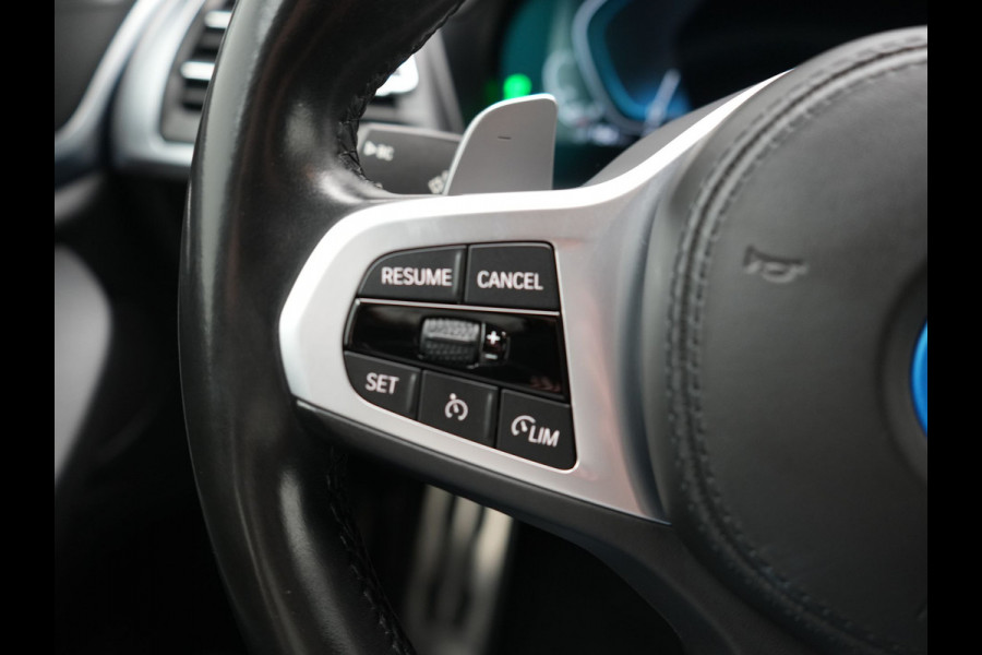 BMW X3 xDrive30e M Sport PHEV 293pk Dealer O.H | Trekhaak Af Fabriek | Camera | Cruise Control | Lederen Sportstoelen Verwarmd | Sfeerverlichting | Apple Carplay | Navigatie | Virtual | DAB | 19"L.M | Plug In Hybrid |