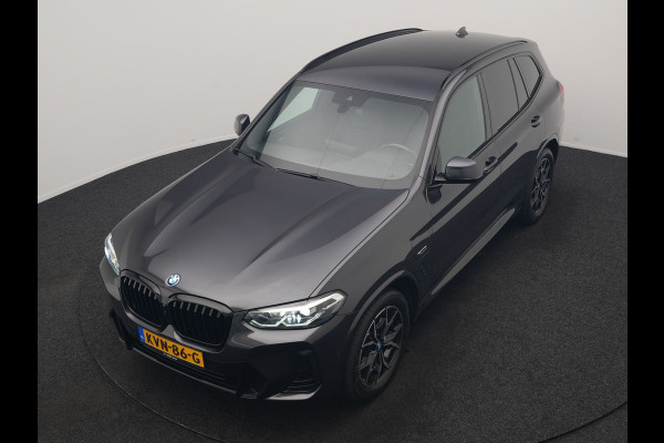 BMW X3 xDrive30e M Sport PHEV 293pk Dealer O.H | Trekhaak Af Fabriek | Camera | Cruise Control | Lederen Sportstoelen Verwarmd | Sfeerverlichting | Apple Carplay | Navigatie | Virtual | DAB | 19"L.M | Plug In Hybrid |