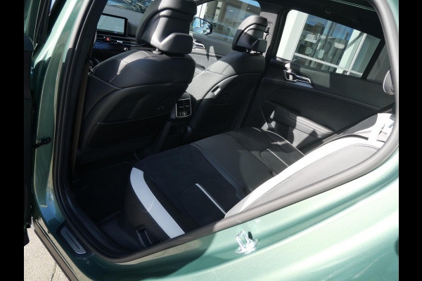 Kia Sportage 1.6 T-GDi Hybrid GT-Line | Schuifkanteldak | Stoel en stuurverwarming | PDC | Navi. | Clima.
