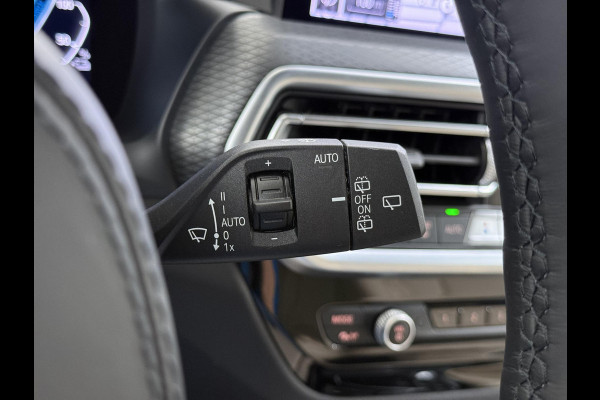BMW X3 xDrive30e VAN: 49.900,- VOOR: 45.877,- UW HERFSTVOORDEEL: 4.023,- APPLE CAR./ANDROID AUTO | ELECT. ACHTERKLEP | STOEL VERW. | CRUISE CONTR. |