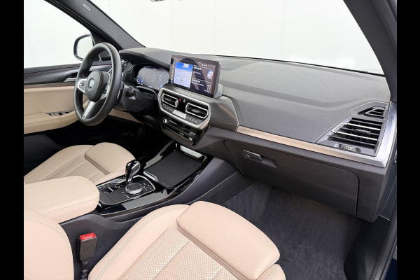 BMW X3 xDrive30e VAN: 49.900,- VOOR: 45.877,- UW HERFSTVOORDEEL: 4.023,- APPLE CAR./ANDROID AUTO | ELECT. ACHTERKLEP | STOEL VERW. | CRUISE CONTR. |