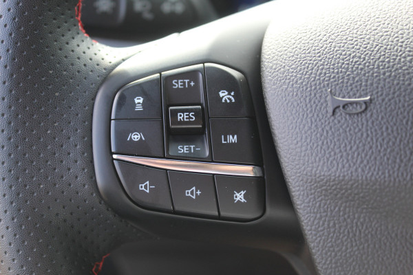 Ford Kuga 2.5 PHEV ST-Line X , 225pk , 1500kg Trekgewicht Climate control , Stoel en voorruitverwarming , Navigatie , Cruise control adaptief , Bluetooth , Camera