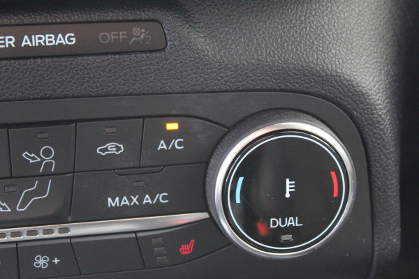 Ford Kuga 2.5 PHEV ST-Line X , 225pk , 1500kg Trekgewicht Climate control , Stoel en voorruitverwarming , Navigatie , Cruise control adaptief , Bluetooth , Camera