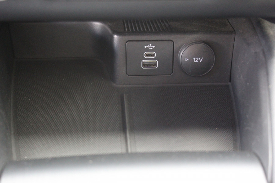 Ford Kuga 2.5 PHEV ST-Line X , 225pk , 1500kg Trekgewicht Climate control , Stoel en voorruitverwarming , Navigatie , Cruise control adaptief , Bluetooth , Camera