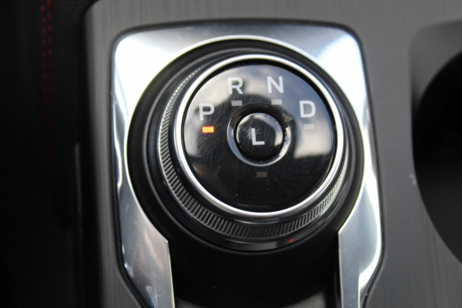 Ford Kuga 2.5 PHEV ST-Line X , 225pk , 1500kg Trekgewicht Climate control , Stoel en voorruitverwarming , Navigatie , Cruise control adaptief , Bluetooth , Camera