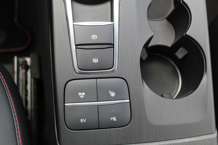 Ford Kuga 2.5 PHEV ST-Line X , 225pk , 1500kg Trekgewicht Climate control , Stoel en voorruitverwarming , Navigatie , Cruise control adaptief , Bluetooth , Camera