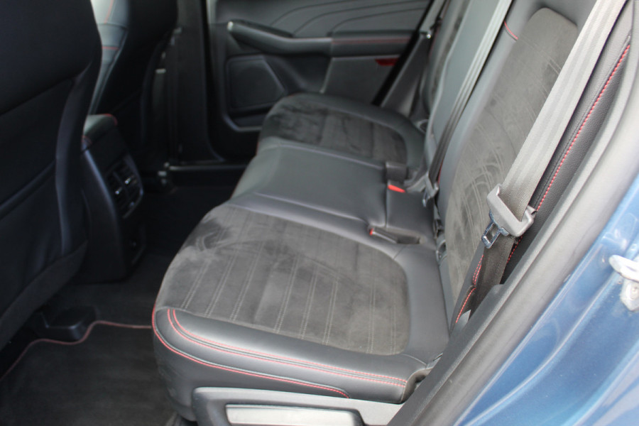 Ford Kuga 2.5 PHEV ST-Line X , 225pk , 1500kg Trekgewicht Climate control , Stoel en voorruitverwarming , Navigatie , Cruise control adaptief , Bluetooth , Camera