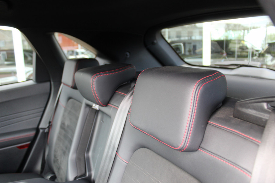 Ford Kuga 2.5 PHEV ST-Line X , 225pk , 1500kg Trekgewicht Climate control , Stoel en voorruitverwarming , Navigatie , Cruise control adaptief , Bluetooth , Camera