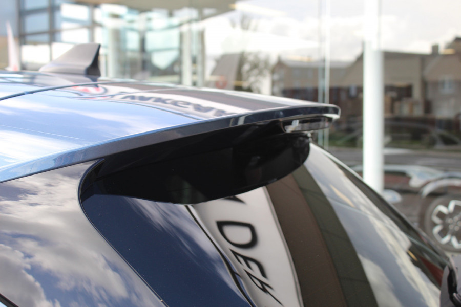 Ford Kuga 2.5 PHEV ST-Line X , 225pk , 1500kg Trekgewicht Climate control , Stoel en voorruitverwarming , Navigatie , Cruise control adaptief , Bluetooth , Camera