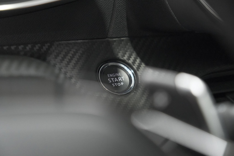 Peugeot 208 PureTech 100 EAT8 Allure Pack | Keyless | Camera | Navigatie | Parkeersensoren | Apple Carplay