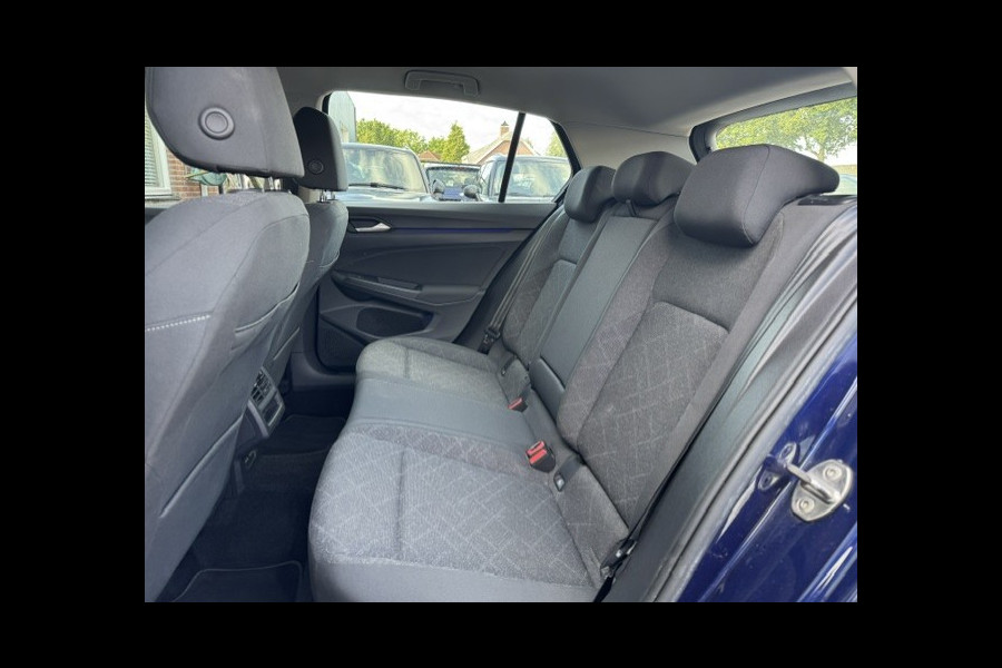 Volkswagen Golf 1.5 eTSI Style -Automaat-stuur/stoelverwarming