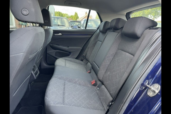 Volkswagen Golf 1.5 eTSI Style -Automaat-stuur/stoelverwarming