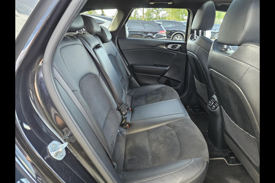 Kia Ceed Sportswagon 1.5 T-GDi GT-Line 160 pk | Full option | half leder | Panoramadak | Afneembare trekhaak | Stoel- en stuurwielverwarming | Digitaal dashboard etc.