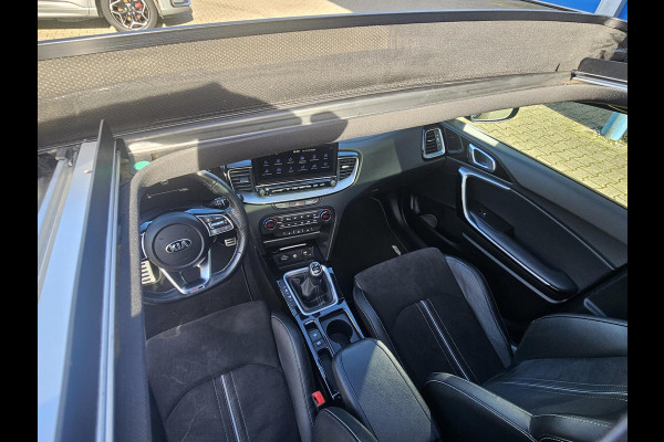 Kia Ceed Sportswagon 1.5 T-GDi GT-Line 160 pk | Full option | half leder | Panoramadak | Afneembare trekhaak | Stoel- en stuurwielverwarming | Digitaal dashboard etc.