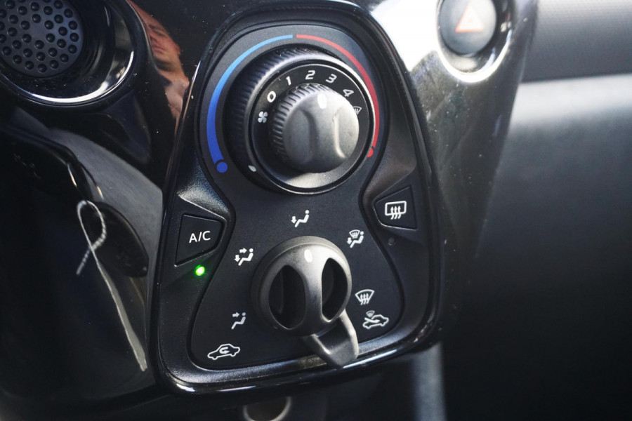 Peugeot 108 1.0 e-VTi Allure/CARPLAY/LM VELGEN/LED/AIRCO!