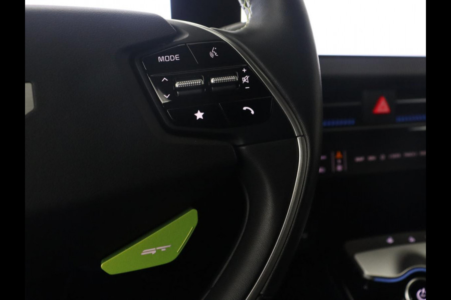 Kia EV6 GT AWD 77.4 kWh | SOH 98.1% | Panoramadak | Alcantara Seats | Head-up | Meridian Surround | Sfeerverlichting | Adaptive cruise | 360 camera | Stuur/stoel verwarming |