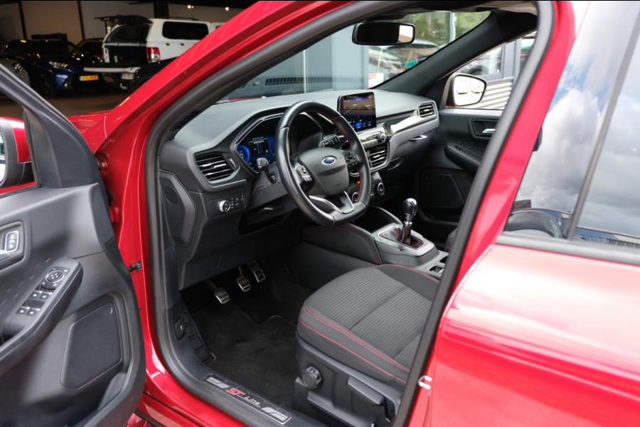 Ford Kuga 1.5 EcoBoost *ST-Line* 67dkm Navi/Camera/Virtual Dashboard ALL-Season Banden