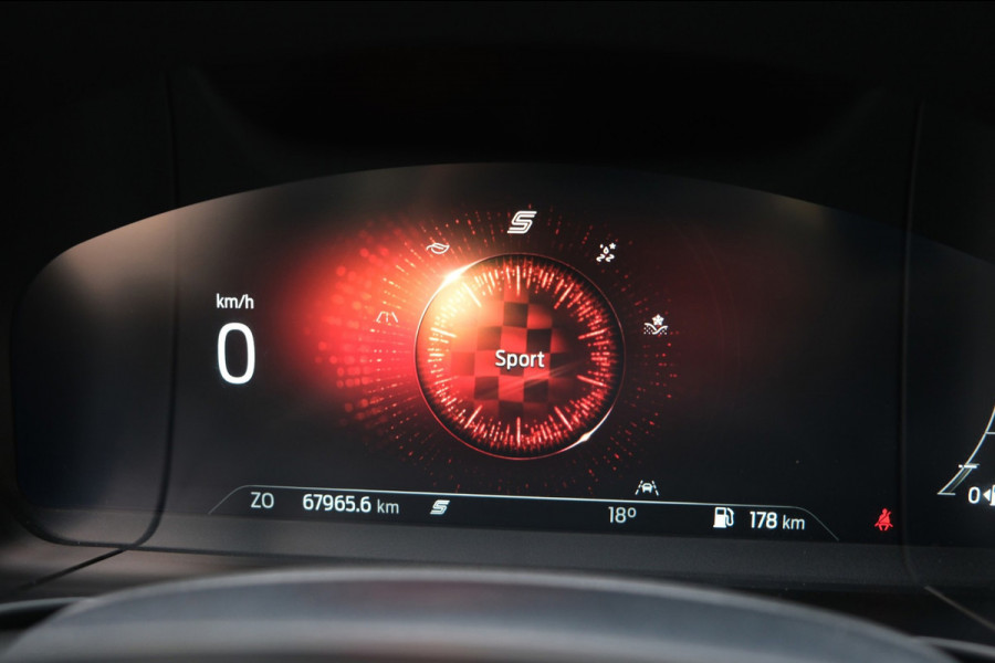 Ford Kuga 1.5 EcoBoost *ST-Line* 67dkm Navi/Camera/Virtual Dashboard ALL-Season Banden