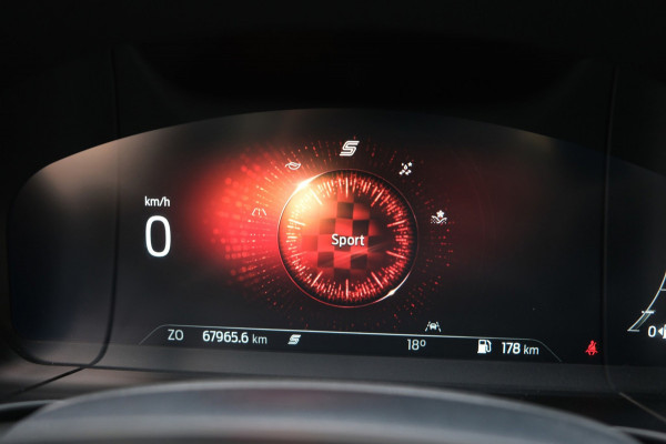 Ford Kuga 1.5 EcoBoost *ST-Line* 67dkm Navi/Camera/Virtual Dashboard ALL-Season Banden
