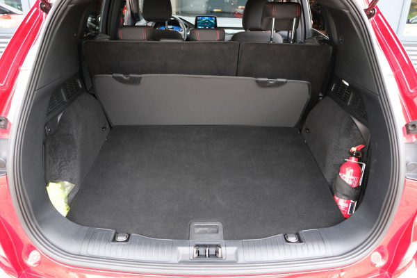 Ford Kuga 1.5 EcoBoost *ST-Line* 67dkm Navi/Camera/Virtual Dashboard ALL-Season Banden