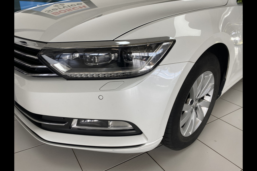 Volkswagen Passat Variant 1.5 TSI Comfortline Business stoelverwarming / Carplay / Elec achterklep / Adapt cruise control
