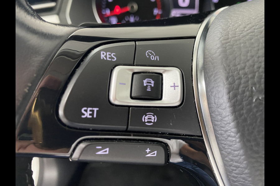Volkswagen Passat Variant 1.5 TSI Comfortline Business stoelverwarming / Carplay / Elec achterklep / Adapt cruise control