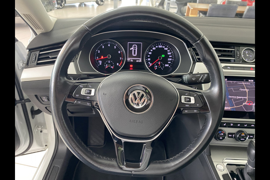 Volkswagen Passat Variant 1.5 TSI Comfortline Business stoelverwarming / Carplay / Elec achterklep / Adapt cruise control