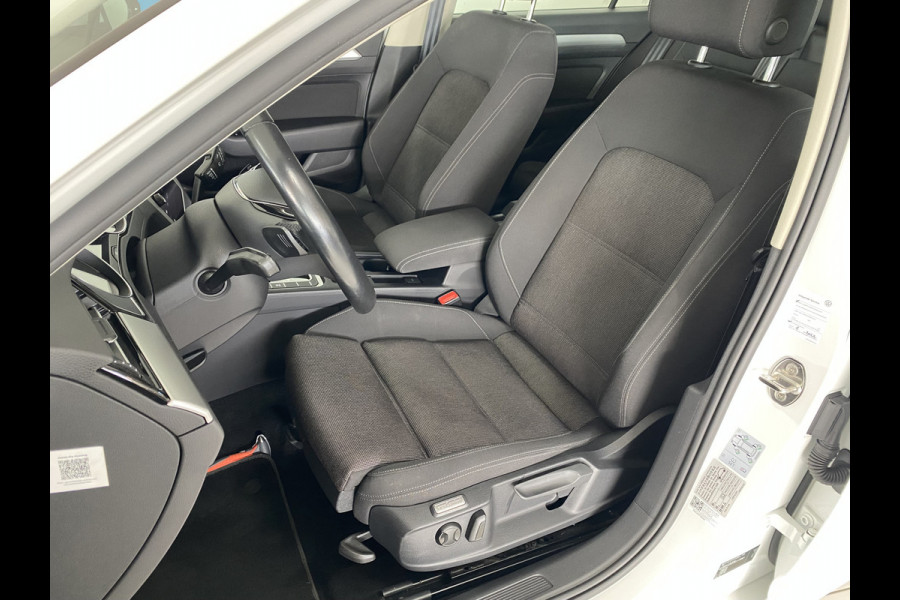 Volkswagen Passat Variant 1.5 TSI Comfortline Business stoelverwarming / Carplay / Elec achterklep / Adapt cruise control