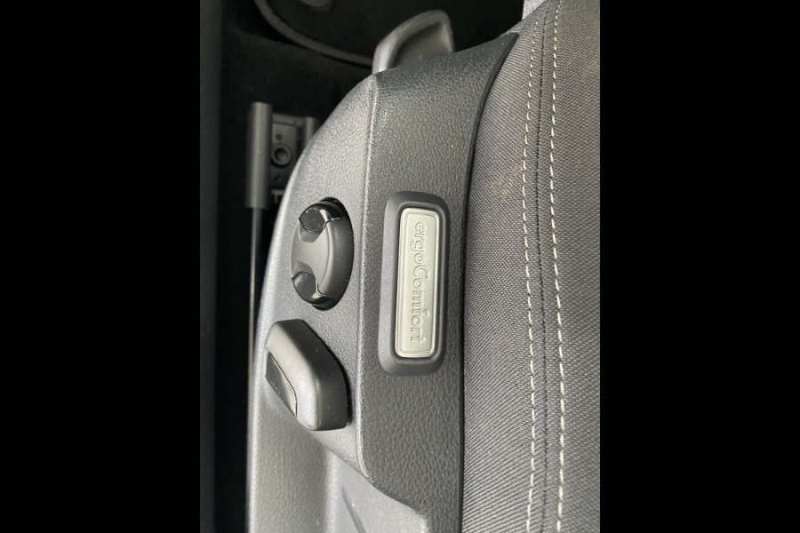 Volkswagen Passat Variant 1.5 TSI Comfortline Business stoelverwarming / Carplay / Elec achterklep / Adapt cruise control