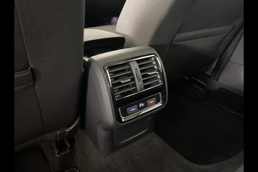 Volkswagen Passat Variant 1.5 TSI Comfortline Business stoelverwarming / Carplay / Elec achterklep / Adapt cruise control