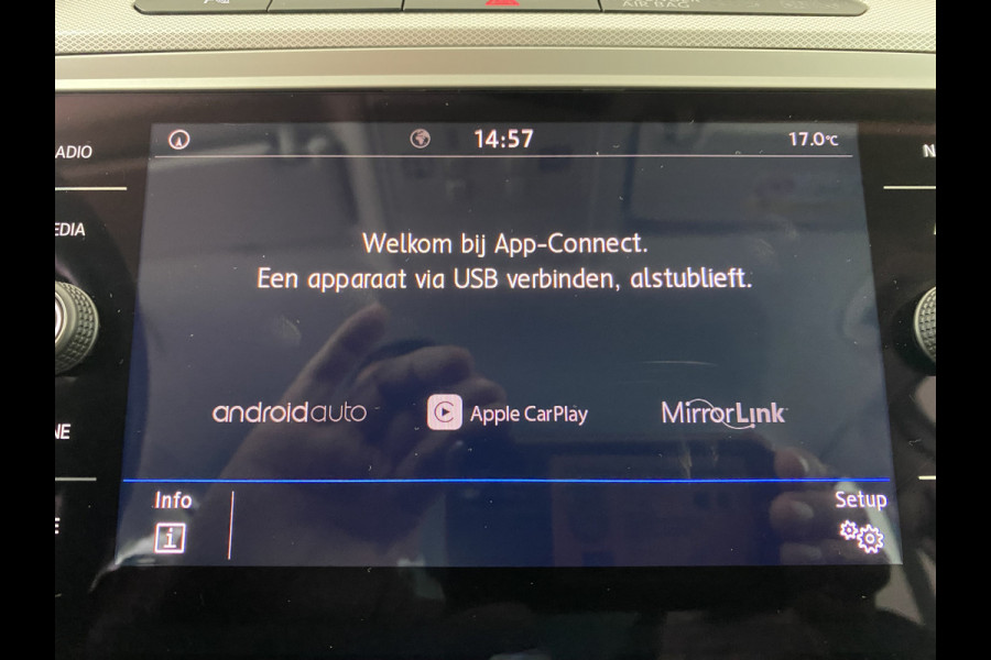 Volkswagen Passat Variant 1.5 TSI Comfortline Business stoelverwarming / Carplay / Elec achterklep / Adapt cruise control