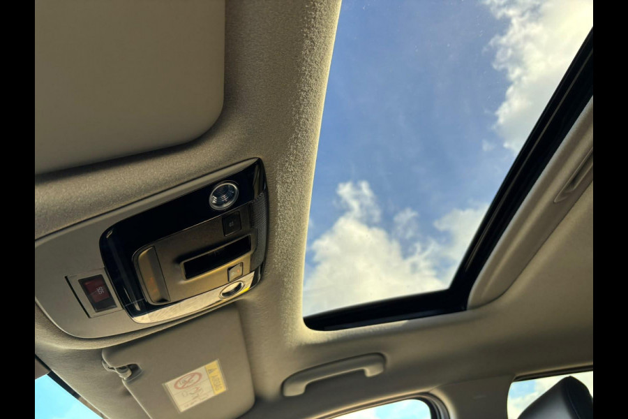 Kia e-Niro ExecutiveLine 64.8 kWh | SOH 97,1% | NIEUW BINNEN, MEER FOTO'S VOLGEN | Pano-dak | Harman Kardon | Elektr. Stoelen | Trekhaak | Camera