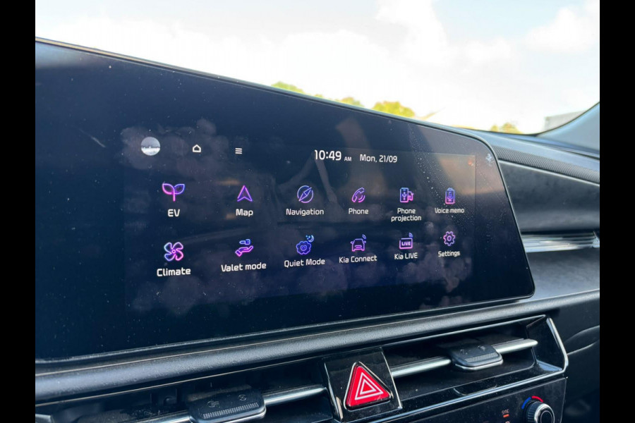 Kia e-Niro ExecutiveLine 64.8 kWh | SOH 97,1% | NIEUW BINNEN, MEER FOTO'S VOLGEN | Pano-dak | Harman Kardon | Elektr. Stoelen | Trekhaak | Camera