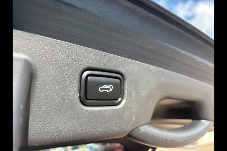 Kia e-Niro ExecutiveLine 64.8 kWh | SOH 97,1% | NIEUW BINNEN, MEER FOTO'S VOLGEN | Pano-dak | Harman Kardon | Elektr. Stoelen | Trekhaak | Camera