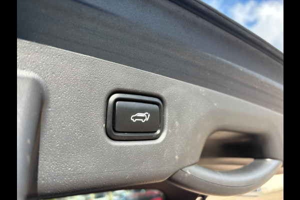 Kia e-Niro ExecutiveLine 64.8 kWh | SOH 97,1% | NIEUW BINNEN, MEER FOTO'S VOLGEN | Pano-dak | Harman Kardon | Elektr. Stoelen | Trekhaak | Camera