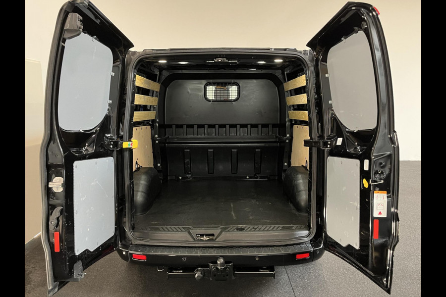 Ford Transit Custom 300 2.0 TDCI L2H1 Limited Dubbele cabine Navigatie Airco 2 Schuifdeuren Trekhaak Parkeersensoren Apple Carplay