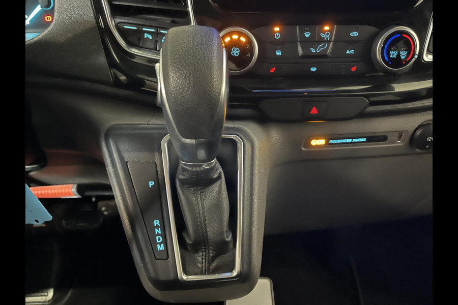 Ford Transit Custom 300 2.0 TDCI L2H1 Limited Dubbele cabine Navigatie Airco 2 Schuifdeuren Trekhaak Parkeersensoren Apple Carplay