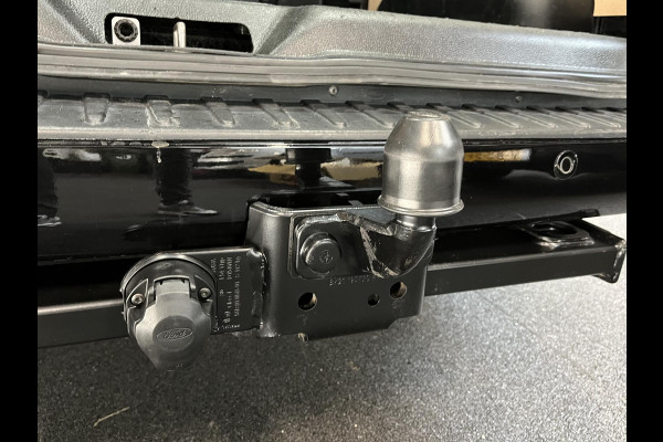 Ford Transit Custom 300 2.0 TDCI L2H1 Limited Dubbele cabine Navigatie Airco 2 Schuifdeuren Trekhaak Parkeersensoren Apple Carplay