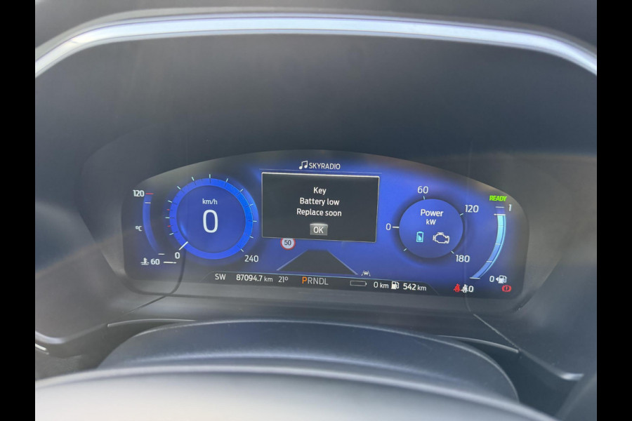 Ford Kuga 2.5 PHEV Titanium | 225pk | Adaptive cruise control | Winter Pack | Dodehoeksensoren | Camera | 1.500kg Trekgewicht
