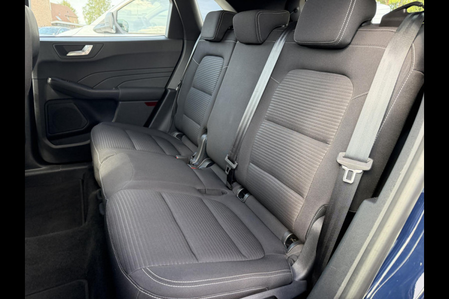 Ford Kuga 2.5 PHEV Titanium | 225pk | Adaptive cruise control | Winter Pack | Dodehoeksensoren | Camera | 1.500kg Trekgewicht