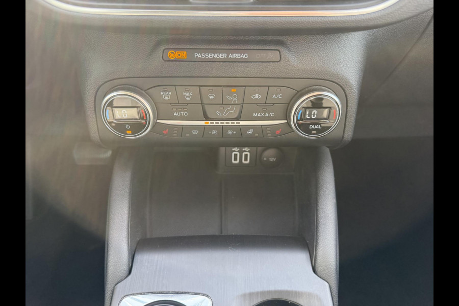 Ford Kuga 2.5 PHEV Titanium | 225pk | Adaptive cruise control | Winter Pack | Dodehoeksensoren | Camera | 1.500kg Trekgewicht