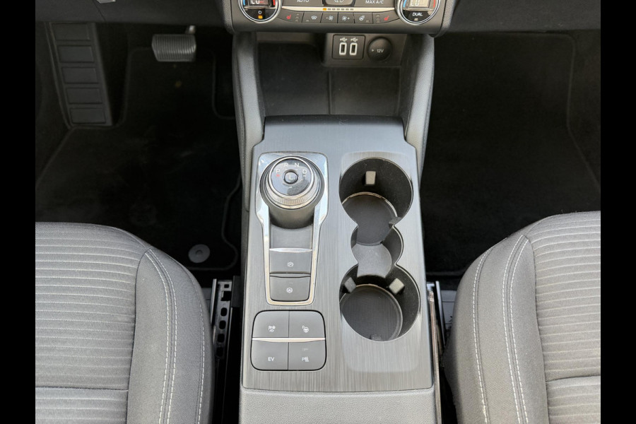 Ford Kuga 2.5 PHEV Titanium | 225pk | Adaptive cruise control | Winter Pack | Dodehoeksensoren | Camera | 1.500kg Trekgewicht